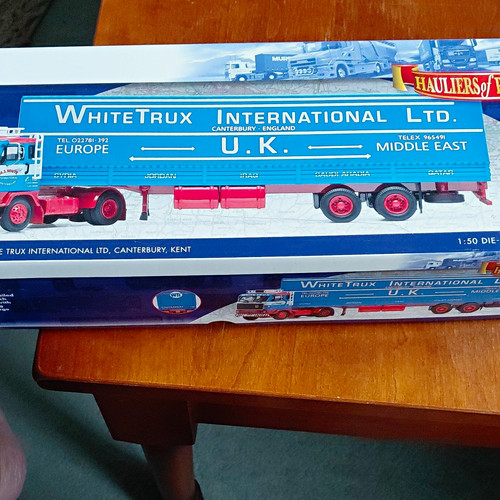 Corgi hauliers renown volvo - corgi,